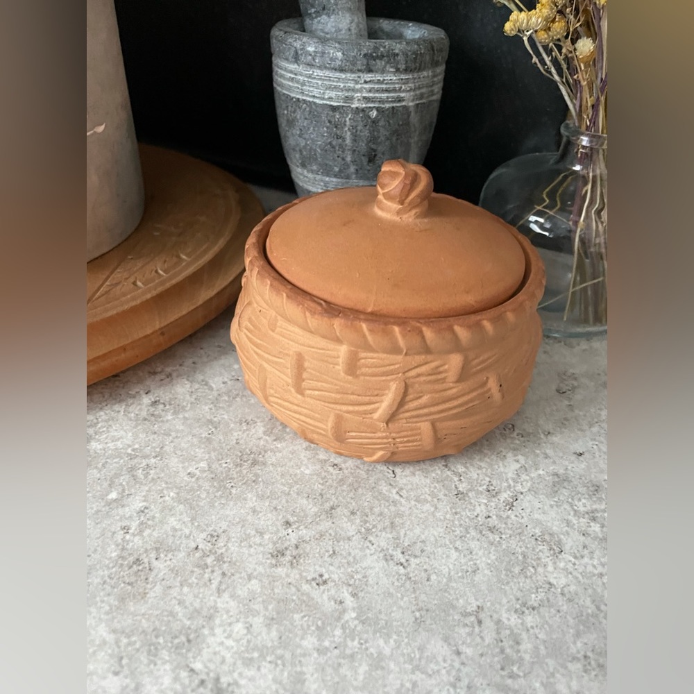 Terracotta canister